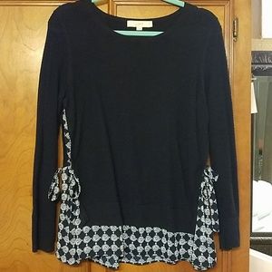 Long-sleeve Navy blouse